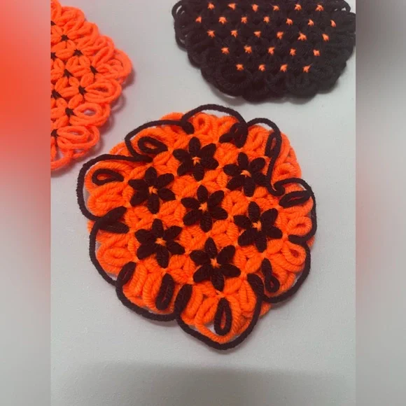 Vintage MCM Handmade Loom Doilies Crochet Placemat Trivet Yarn Flower Halloween - Picture 2 of 9